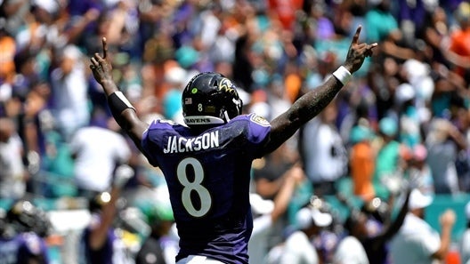 32 points from Lamar Jackson helps give The Brainers the win