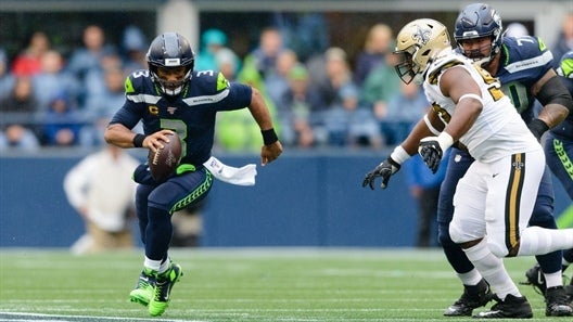Russell Wilson (32 points) leads Alcoholniks to a win over The Brainers