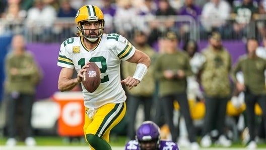 Aaron Rodgers helps Big Tex's Pillow Biters cruise to victory