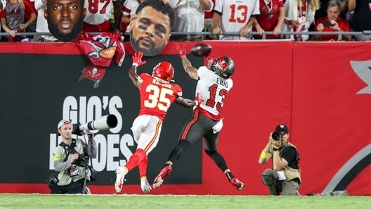 Mike Evans' 17 points were too much for DenBro