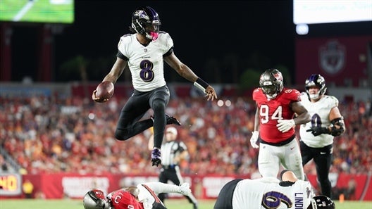 Lamar Jackson scores 30 points to help put away Big Tex's Pillow Biters