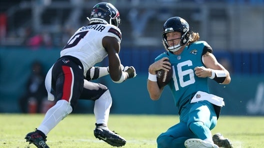 Trevor Lawrence nets negative 2 points in loss to Alcoholnics